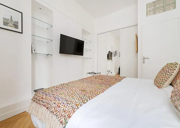 Luxe 1-br Gem Louvre & Opera Παρίσι