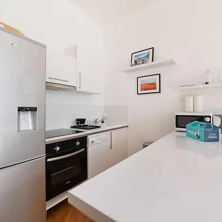 Апартаменты Luxe 1-br Gem Louvre & Opera Париж