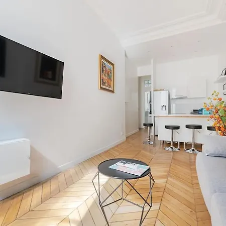 Апартаменты Luxe 1-br Gem Louvre & Opera Париж